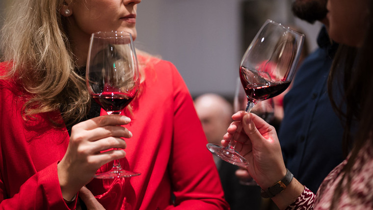 Töltsd meg a novembert egy kis melegséggel! Ismét jön az év legvörösebb kóstolója! Töltsd meg a novembert egy kis melegséggel! Ismét jön az év legvörösebb kóstolója!