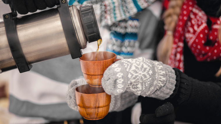 Forralt boron innen és túl – az ördög itala a bögrében Forralt boron innen és túl – az ördög itala a bögrében