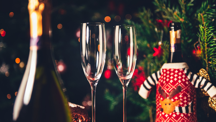 Karácsonyi toplista – ünnepi ital- és élményajánló borkedvelőknek és párlatrajongóknak Karácsonyi toplista – ünnepi ital- és élményajánló borkedvelőknek és párlatrajongóknak