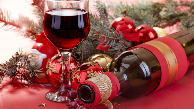 Karácsonyi toplista – ünnepi ital- és élményajánló borkedvelőknek és párlatrajongóknak Karácsonyi toplista – ünnepi ital- és élményajánló borkedvelőknek és párlatrajongóknak