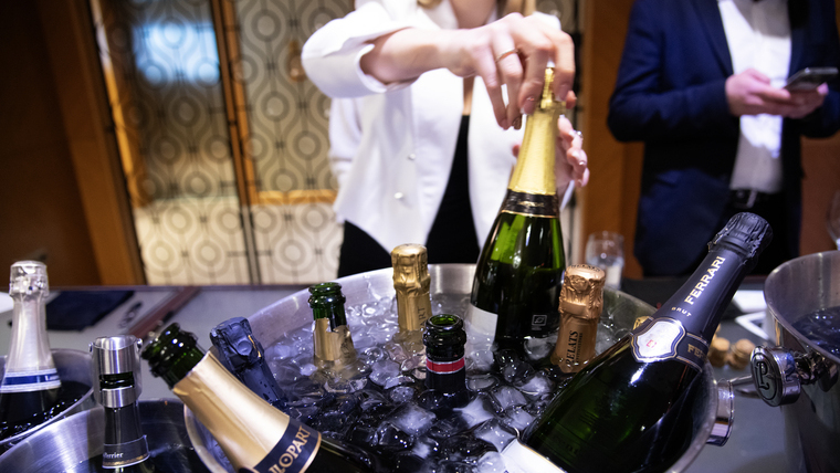 Ha szereted a pezsgőt, ezeket a stílusokat ismerned kell! Ha szereted a pezsgőt, ezeket a stílusokat ismerned kell!