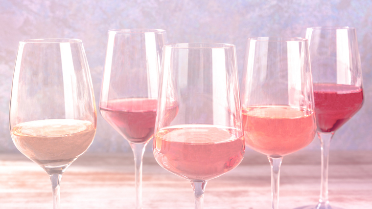 Fedezd fel a rózsaszín univerzumot! - A világ rozéi 28 tételen keresztül a Borkollégium mesterkurzusán Fedezd fel a rózsaszín univerzumot! - A világ rozéi 28 tételen keresztül a Borkollégium mesterkurzusán