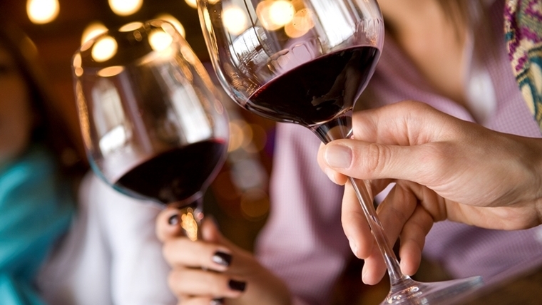 Miért menő, ha értesz a borokhoz? – akár egy randin is megmentheti a helyzetet Miért menő, ha értesz a borokhoz? – akár egy randin is megmentheti a helyzetet