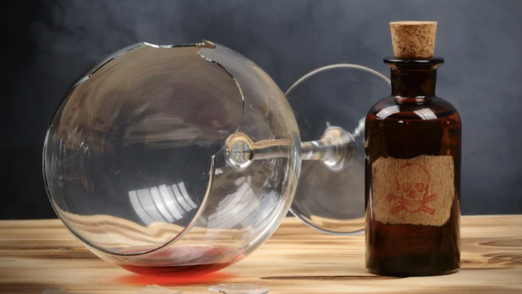 Ha koccintunk, biztos lehetsz benne, hogy az italodba nem tettem mérget Ha koccintunk, biztos lehetsz benne, hogy az italodba nem tettem mérget